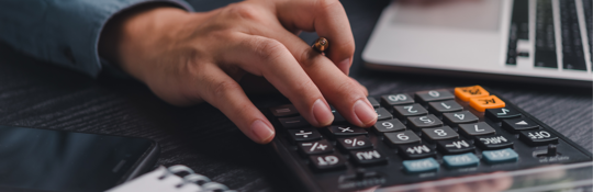 What Do Bookkeepers Charge Per Hour?